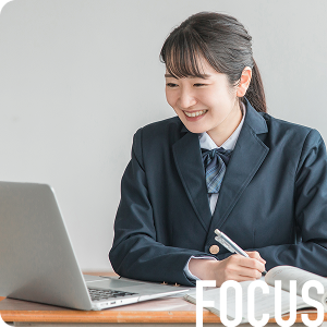 授業を行う講師のイメージ